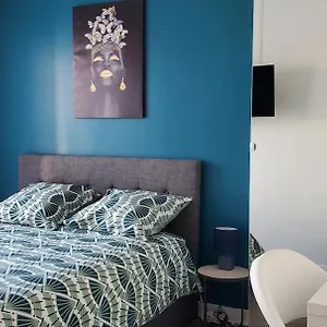 Charming Parisian Comfort: Shared Spaces Near Paris Bed & Breakfast Vitry-sur-Seine